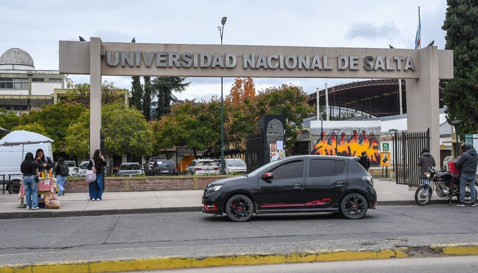 Arancelar la educación a extranjeros en Salta: "Choca con la Constitución, la Ley de Migraciones y el Estatuto de la UNSa"