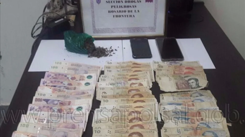 Dealers detenidos con marihuana