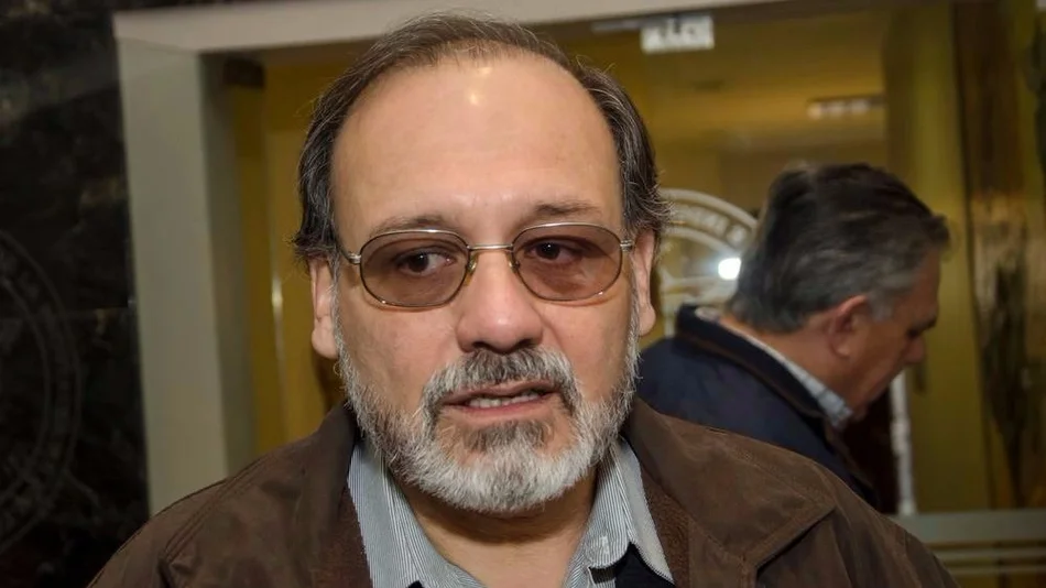 Analizan la política  y economía que viene