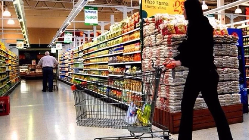El consumo no reacciona: bajaron las ventas en shoppings y supermercados