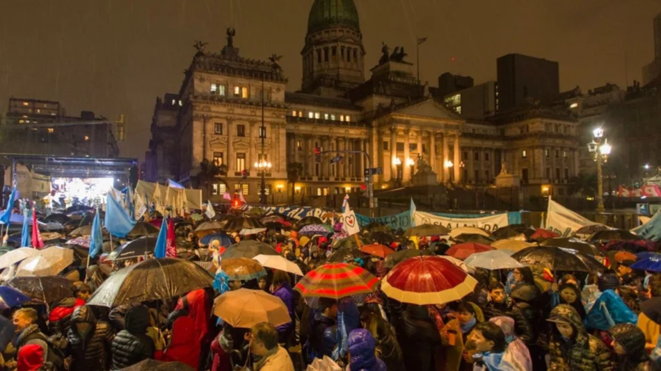 El Senado rechazó la legalización del aborto: no se podrá volver a tratar este año