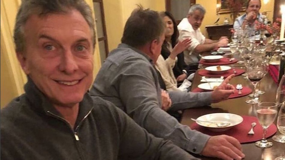 Macri compartió una foto comiendo flan en Cafayate: ¿mensaje para Alfredo Casero?