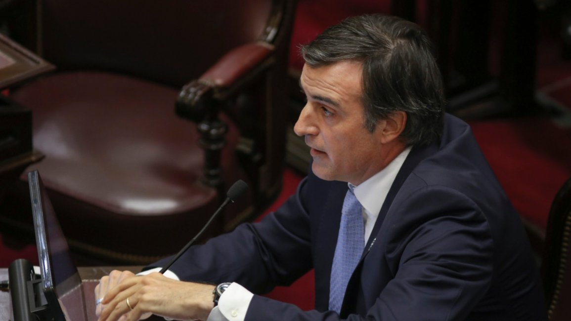 Esteban Bullrich justificó el faltazo de la semana pasada al Senado