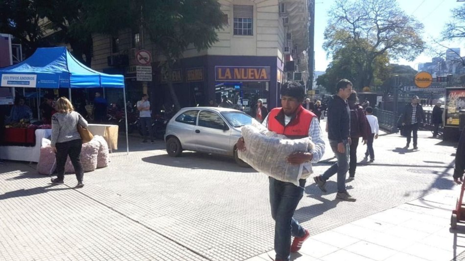 Las papas del cerro llegaron al Obelisco, en la Semana de Cultivos Andinos 