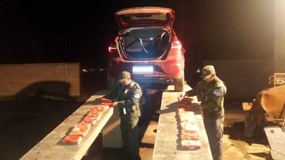 Detienen a 6 personas que llevaban 24 kilos de cocaína desde Salta a Chaco