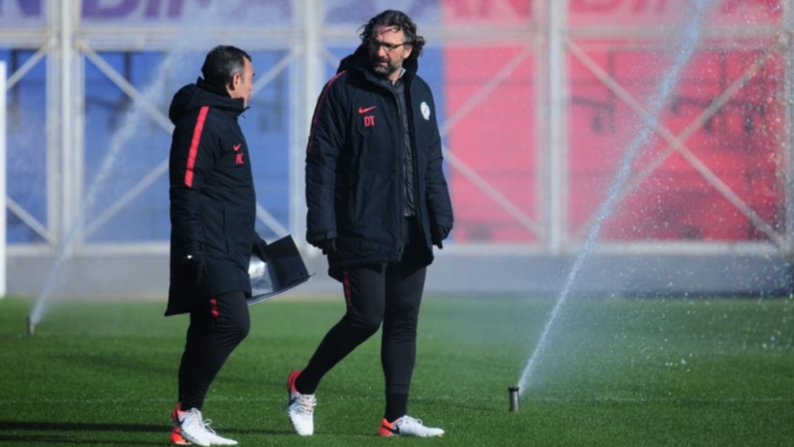 Pizzi probó con Óscar Romero y el regreso de Fértoli