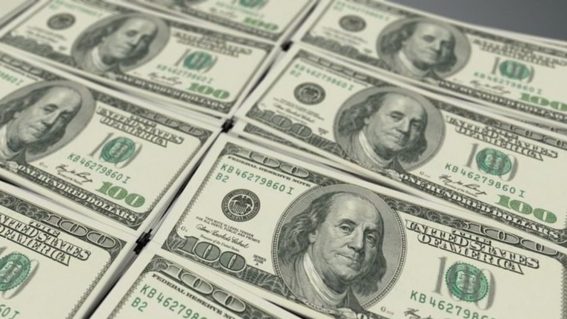 El dólar cerró una semana negra con una suba acumulada de $11,57 