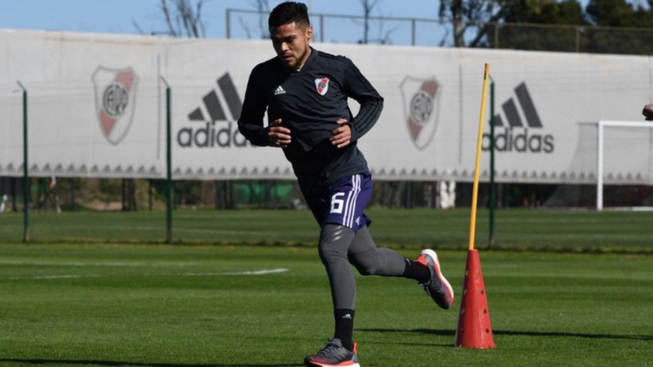 Al Alhi no le enviará el transfer de Díaz a River hasta que no pague 
