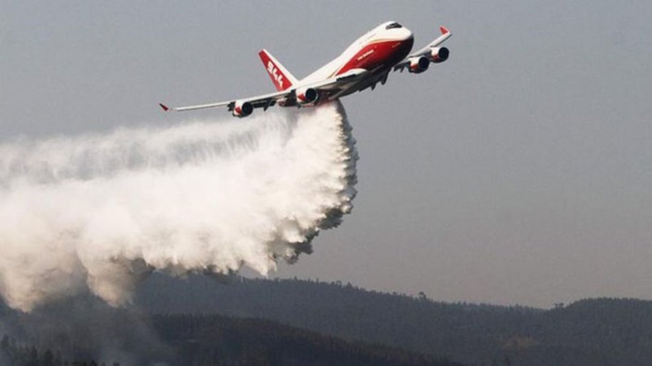 Amazonía: Bolivia alquiló un avión que carga 150 mil litros de agua para combatir los incendios  