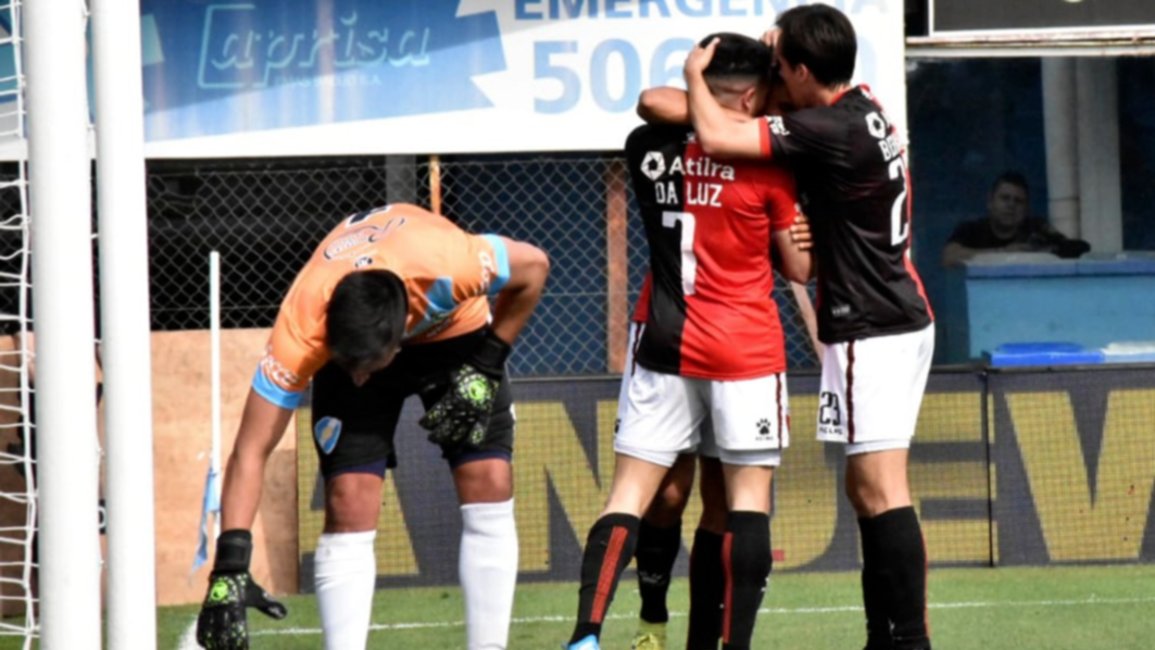 Colón goleó y se metió en octavos de la Copa Argentina
