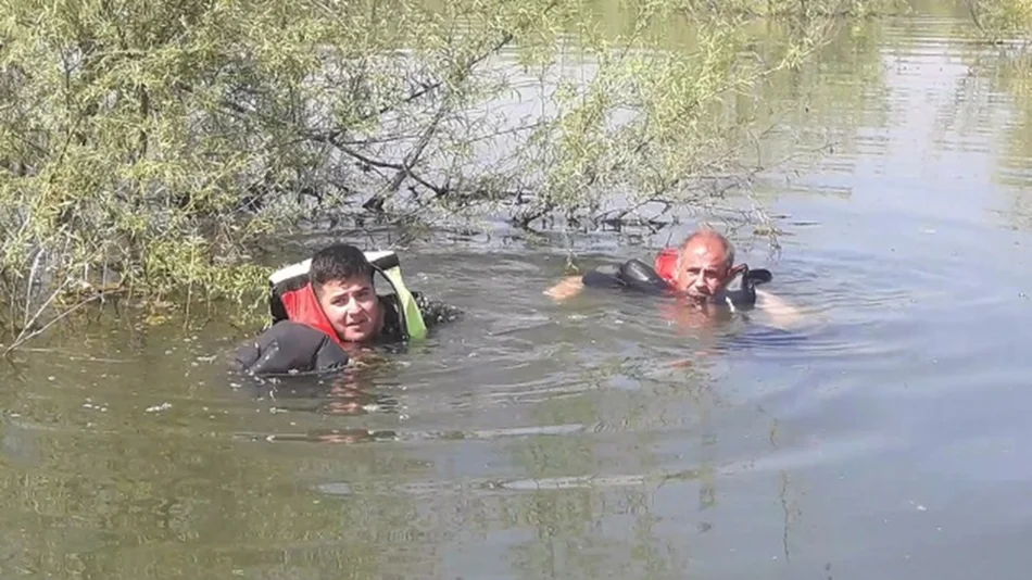 La policía Lacustre rescató a tres pescadores salteños en el Dique El Tunal: Se les dio vuelta la lancha