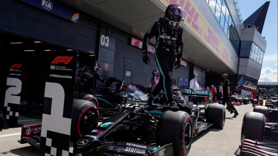 Hamilton lo hizo otra vez: ganó la pole del Gran Premio de Gran Bretaña