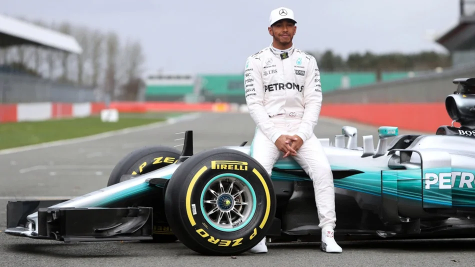 Lewis Hamilton marcó el mejor tiempo en Silverstone