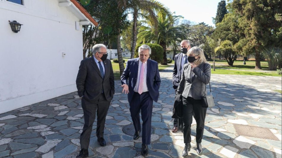 Alberto felicitó a Putin por el anuncio de la vacuna