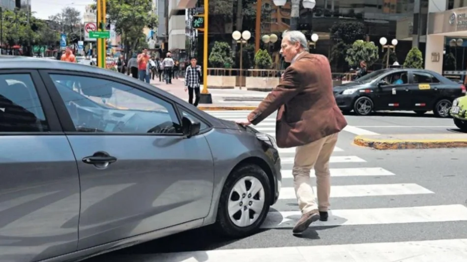 Nueve de cada 10 conductores no otorgan la prioridad al peatón