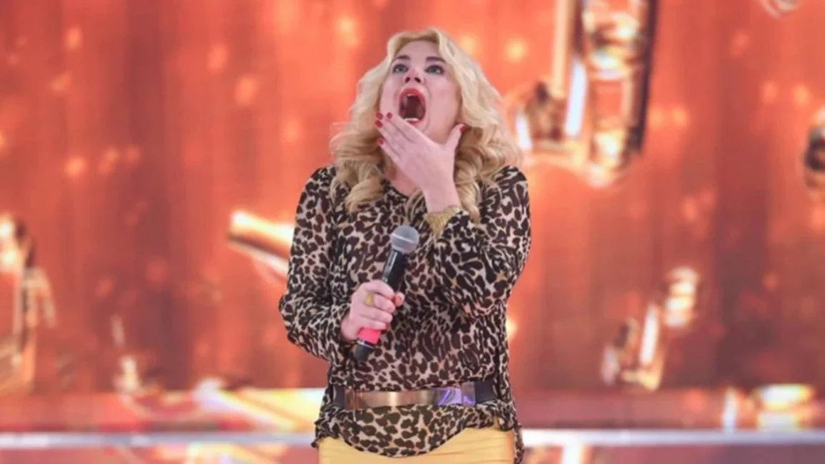 Esmeralda Mitre tuvo un accidente con su ropa en el Cantando 2020