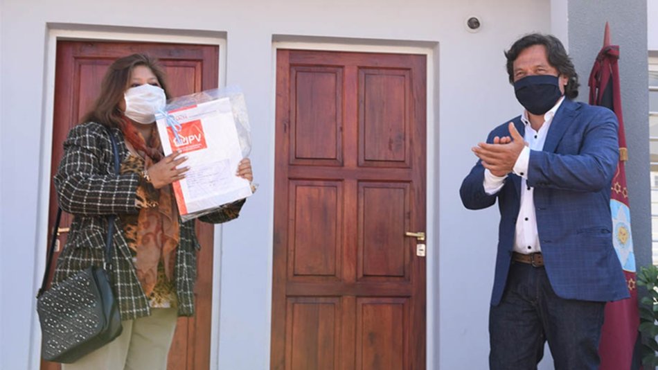 Sáenz : "Desde que  asumí ya  entregamos  800 casas"