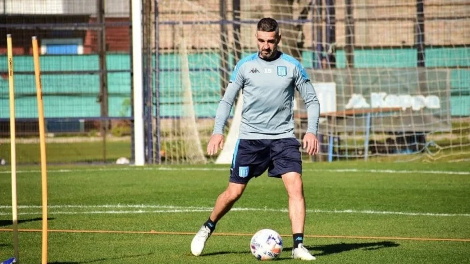 Lisandro López, ausente en la práctica de Racing