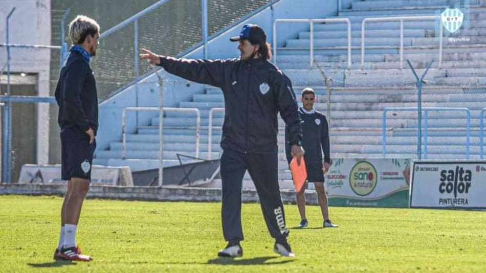 Chaves se retiró dolorido y encendió las alarmas en Gimnasia