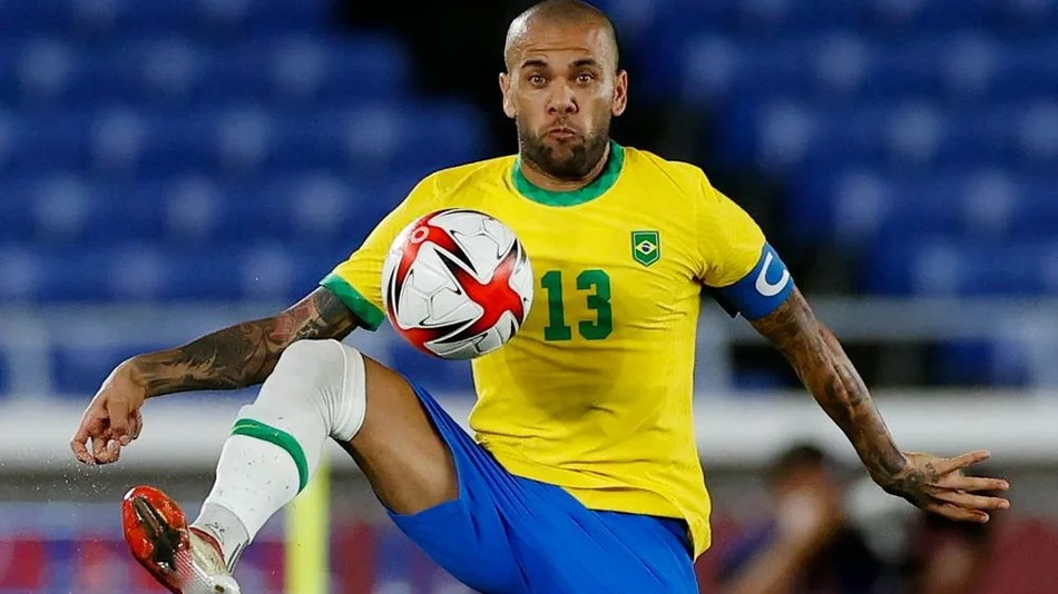 “Es un placer jugar con España esta final”, dijo Dani Alves
