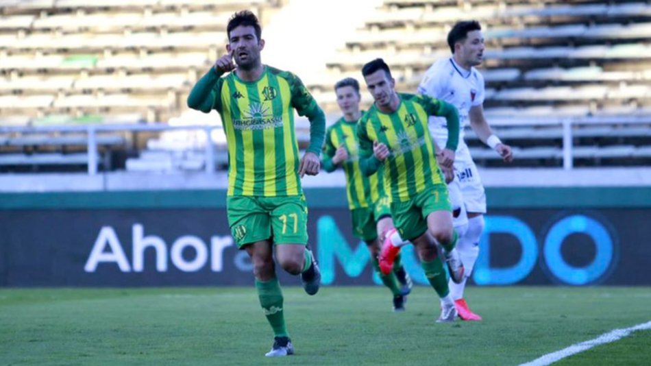 Al campeón lo molieron a goles en Mar del Plata y Estudiantes la dejó pasar: el resumen del viernes