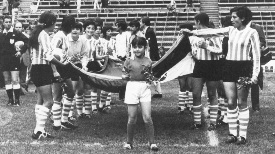 Cosían su ropa a mano y defendieron la bandera sin apoyo de AFA: la historia de la Selección femenina del Mundial 71