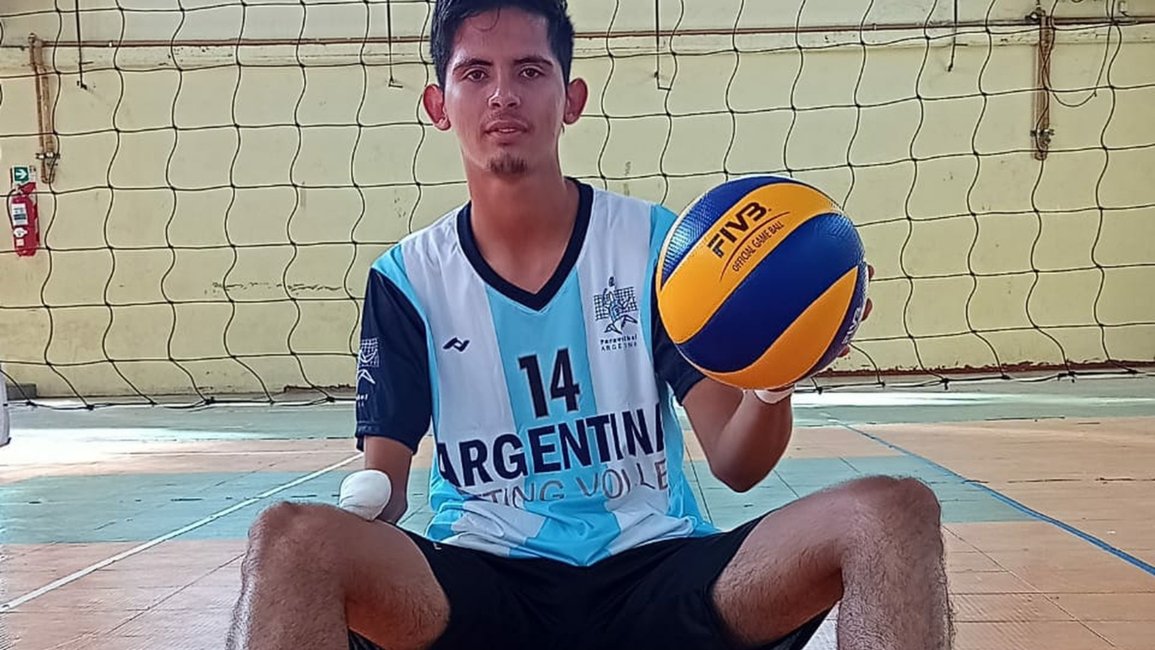 Alejandro Díaz se consolida en la Selección de vóley sentado