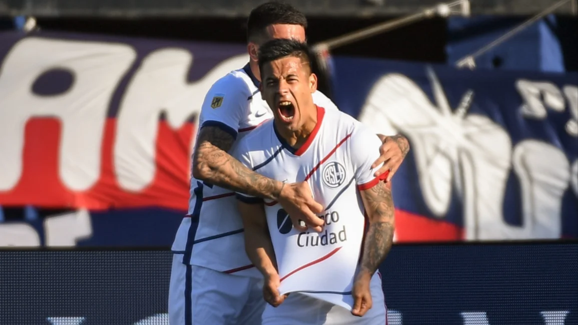 San Lorenzo emergió de los “infiernos” y le dio un respiro a su técnico