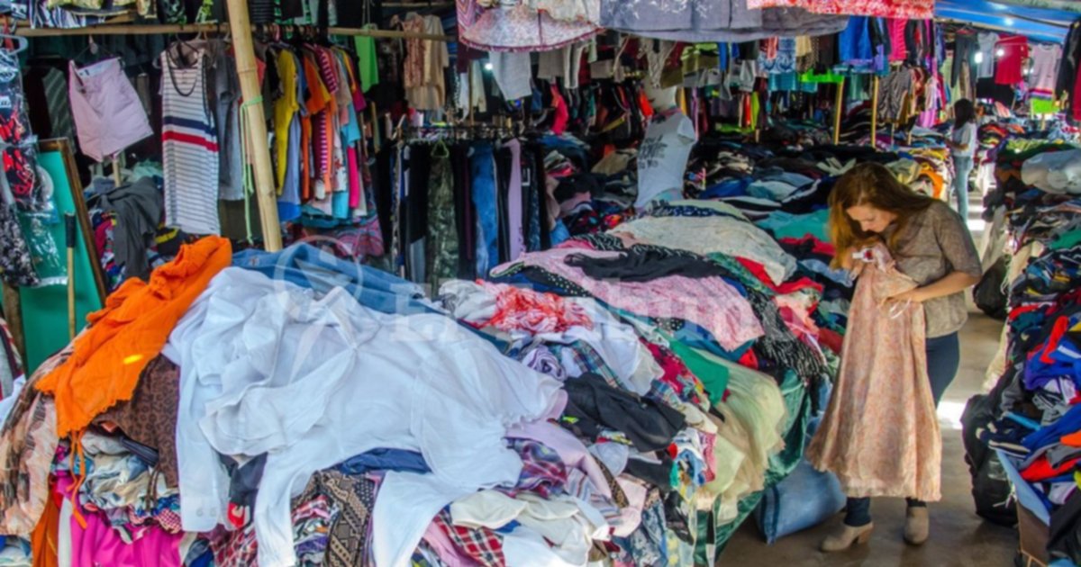 La ruta de la ropa americana: cómo funciona la venta en Salta