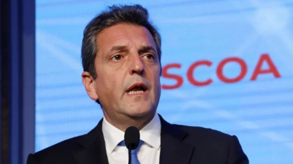 "Vamos a ser duros con los importadores que se afanaron reservas", dijo Massa