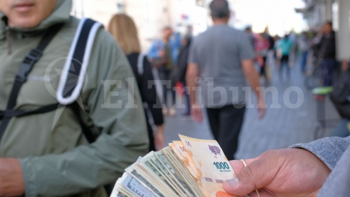 Una leve suba del dólar blue en Salta: a cuánto cotizó este miércoles en la "city"