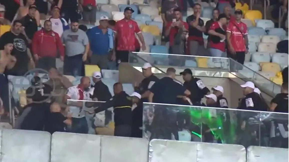 VIDEO: Brutal agresión de la Policía de Brasil contra los hinchas de Argentinos Juniors