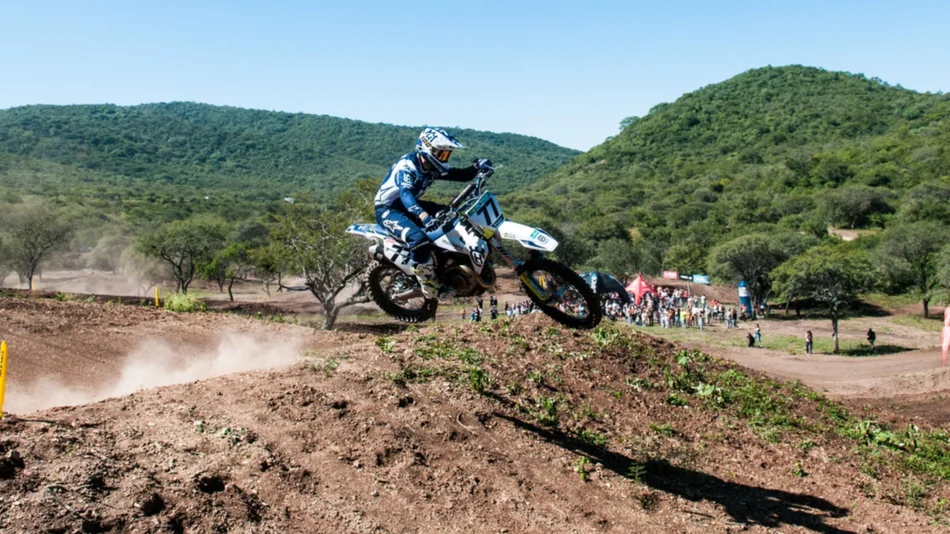 Los hermanos Benavides inauguran el Mantillo MX Park