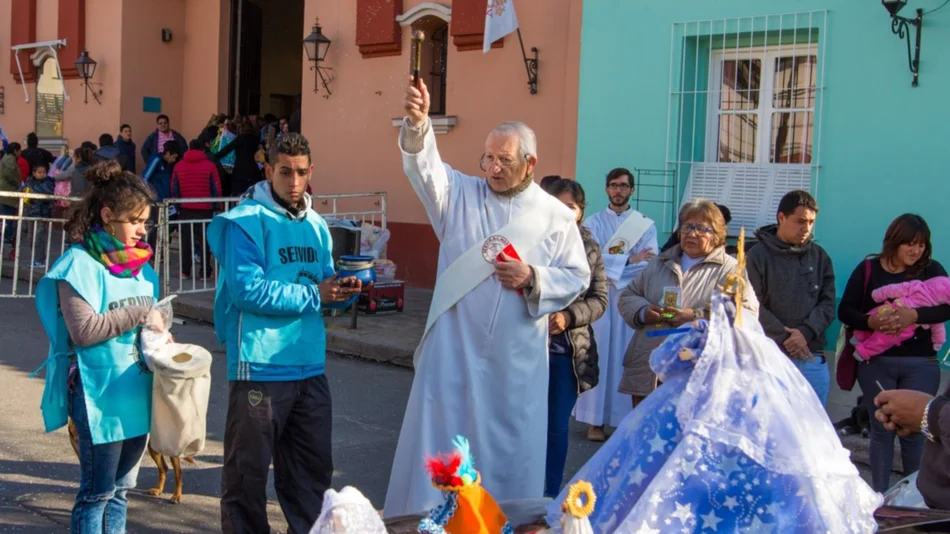Los salteños expresan su devoción a la Virgen de Urkupiña