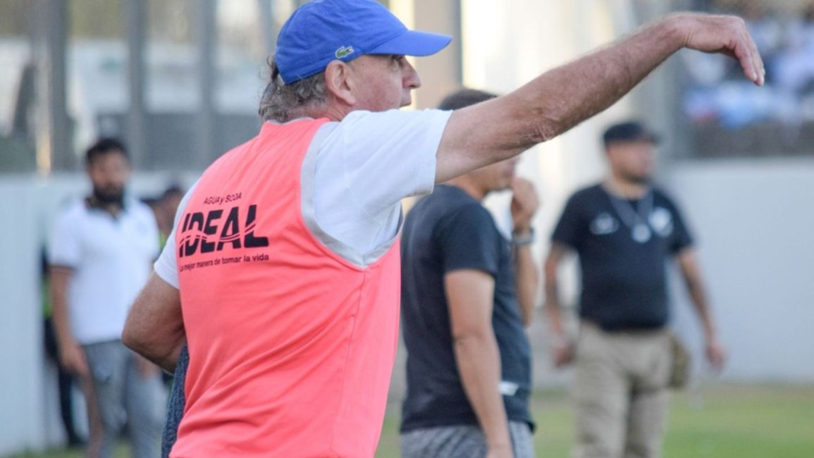 Víctor Riggio: "Estamos de pie para dar pelea"