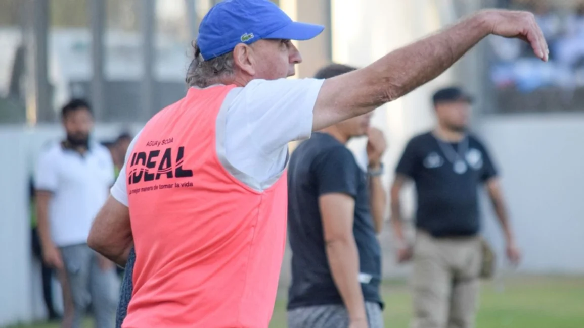 Víctor Riggio: "Estamos de pie para dar pelea"