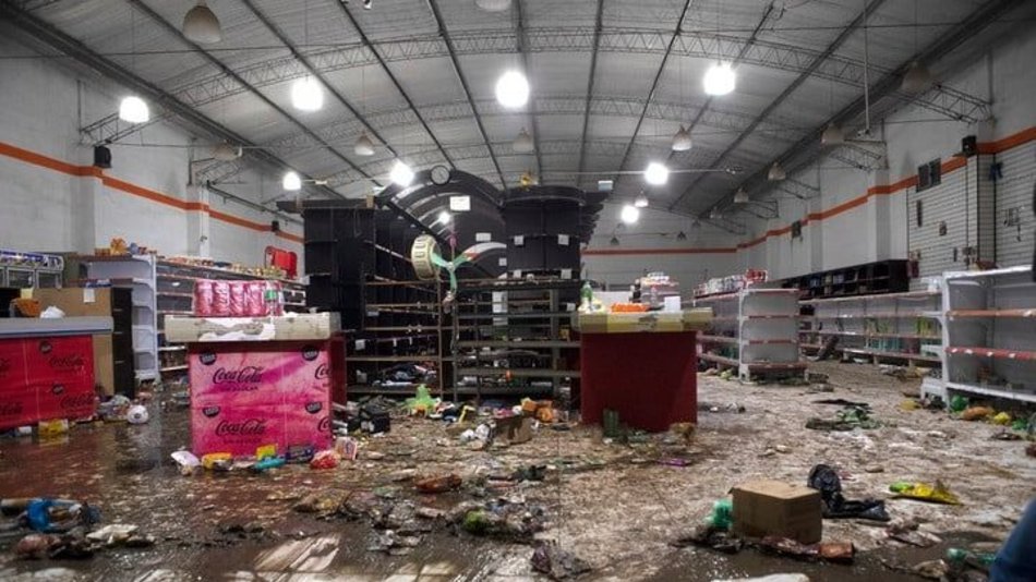Confirman saqueos en el Conurbano: atacaron supermercados, hay 56 detenidos 