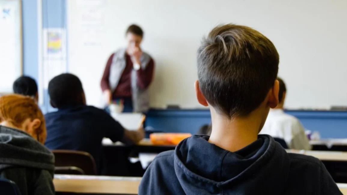 Solo 13 de cada 100 estudiantes llegaron al final de la secundaria a tiempo 