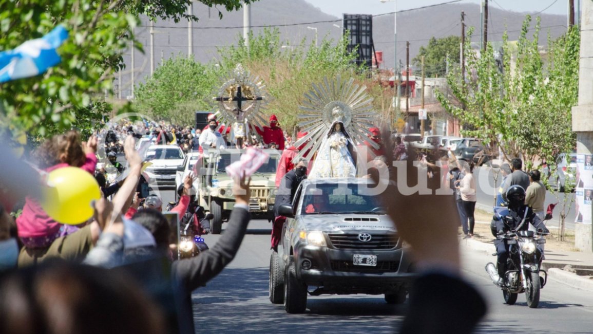 Las imágenes peregrinas del Milagro cambian su día