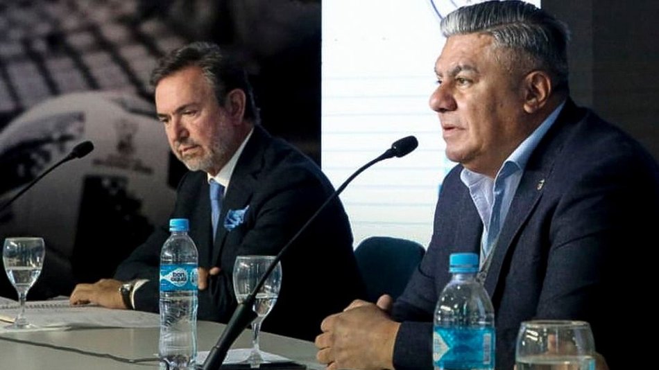 Dirigentes en una reunión cumbre en San Juan
