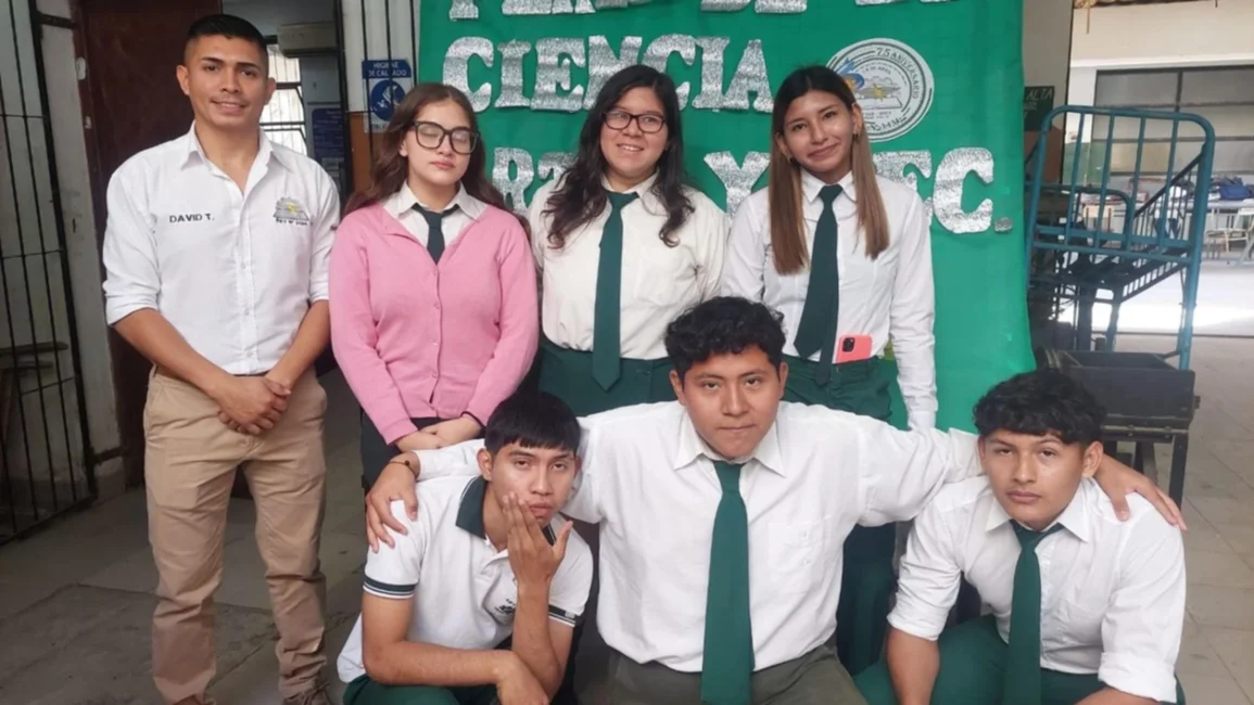 Alumnos reutilizan el agua residual de los aires acondicionados