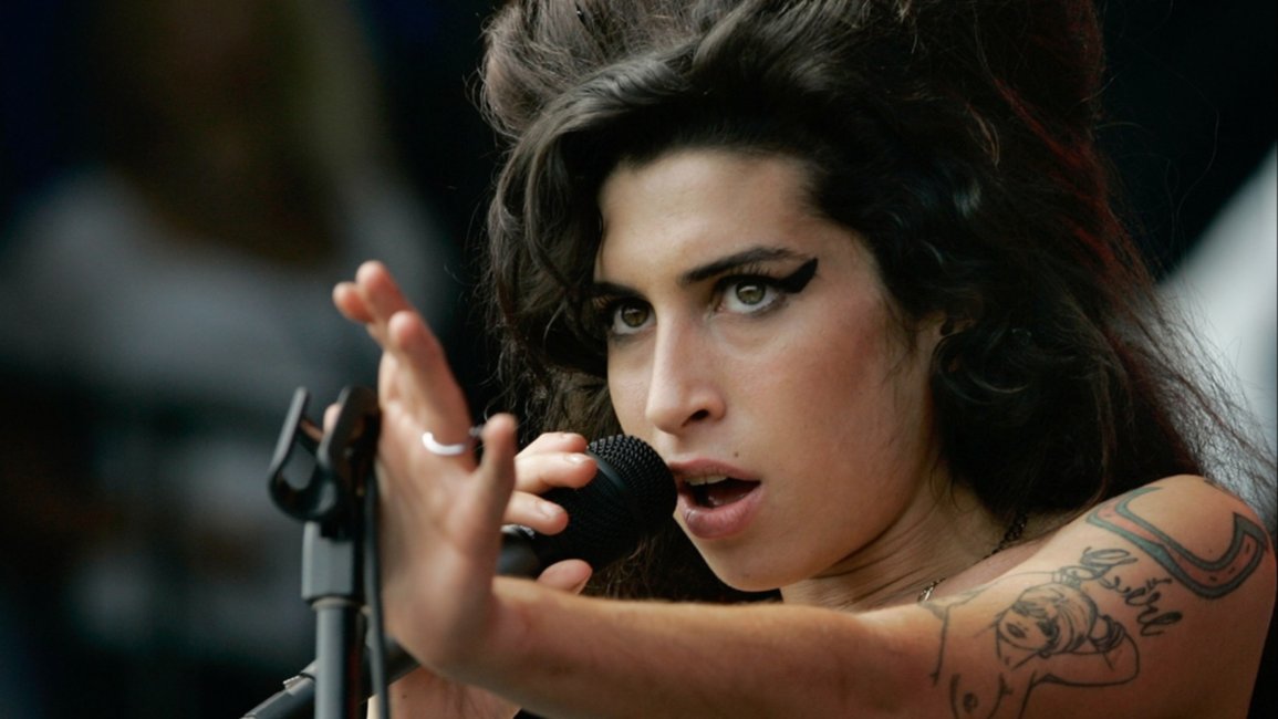 Publican diarios y textos de Amy Winehouse