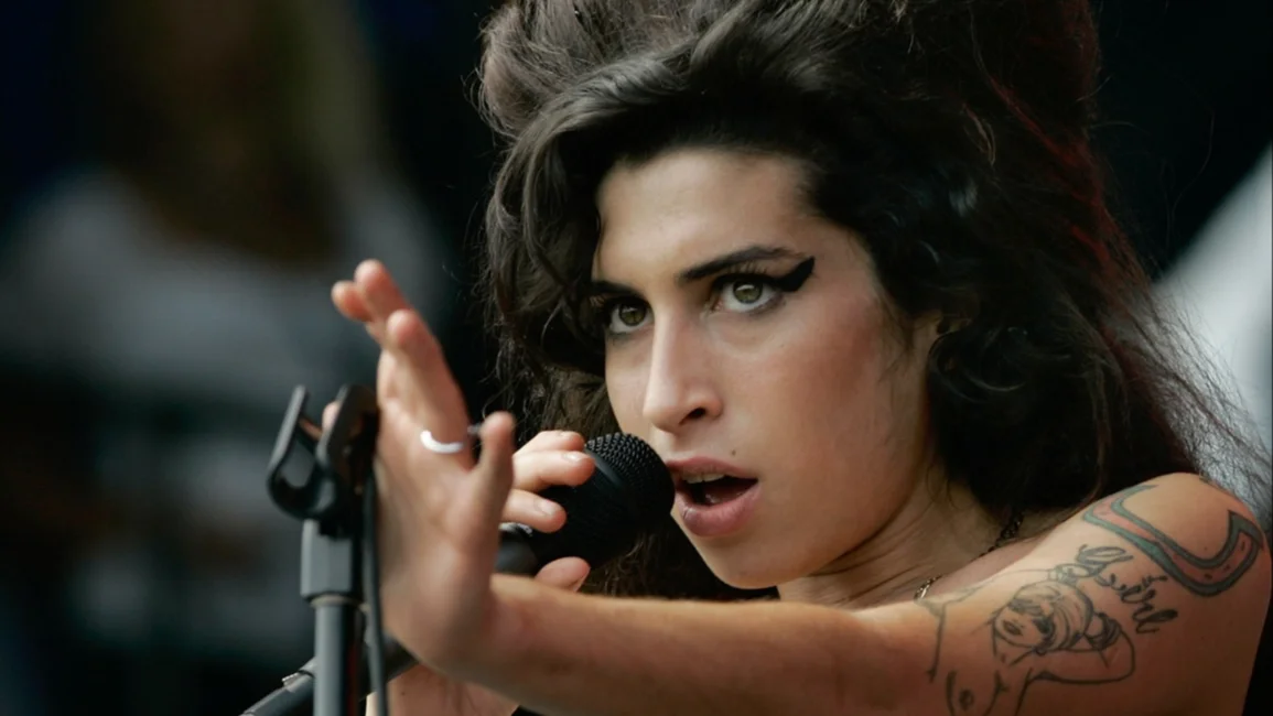 Publican diarios y textos de Amy Winehouse