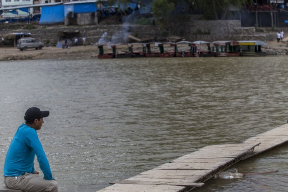 El paro del transporte en Bolivia bloquea la frontera, afecta a salteños y dispara el precio de la coca