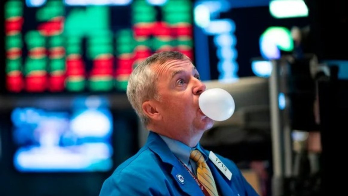 Lunes negro: las acciones argentinas y los bonos tuvieron caídas moderadas ante la crisis financiera global