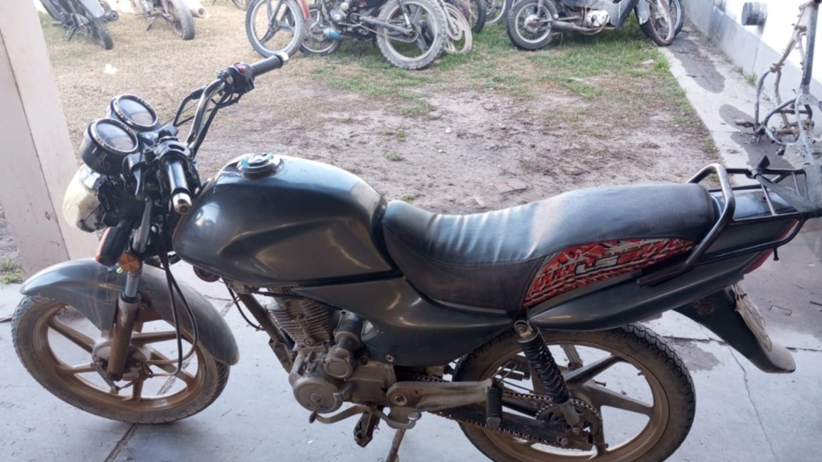 La Policía Vial recuperó una moto robada en el acceso a Bº Sanidad