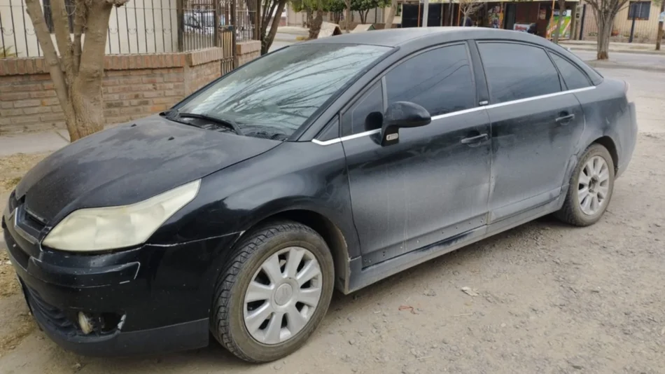 La policía caminera localizó un Citroën C4 y una Trafic con pedidos de secuestro