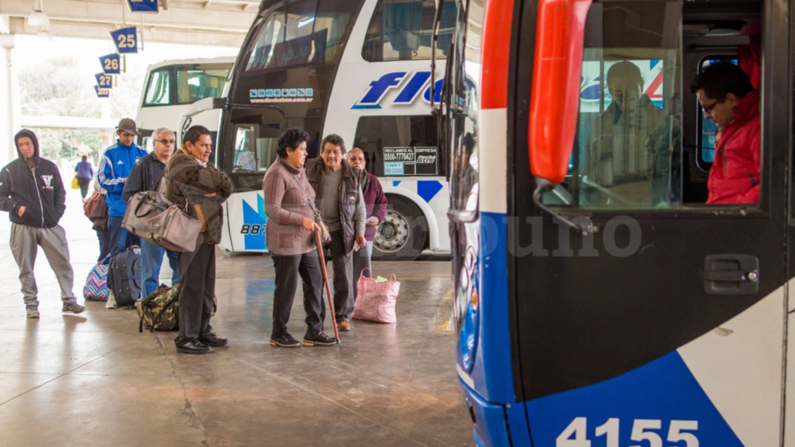 Ir desde Salta hacia Buenos Aires en colectivo, ida y vuelta, puede costar hasta $160 mil