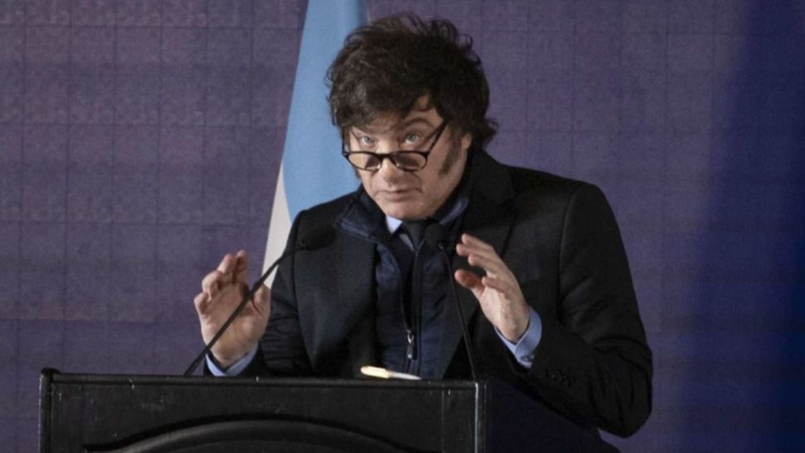 Milei: "La medida demagógica que votó el Senado implica un incremento de la deuda de 370 mil millones de dólares"