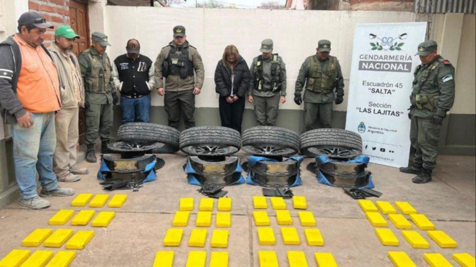 Una pareja llevaba cerca de 50 kilos de cocaína